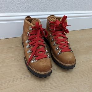 Danner Mountain Light Cascade Boot